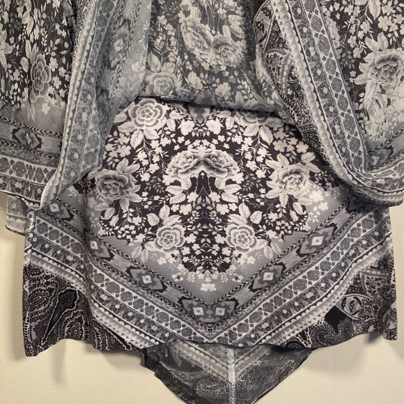 One World Womens Floral Poncho Blouse Sz 1X Boho Roses Gypsy Handkerchief Flowy - Picture 9 of 13